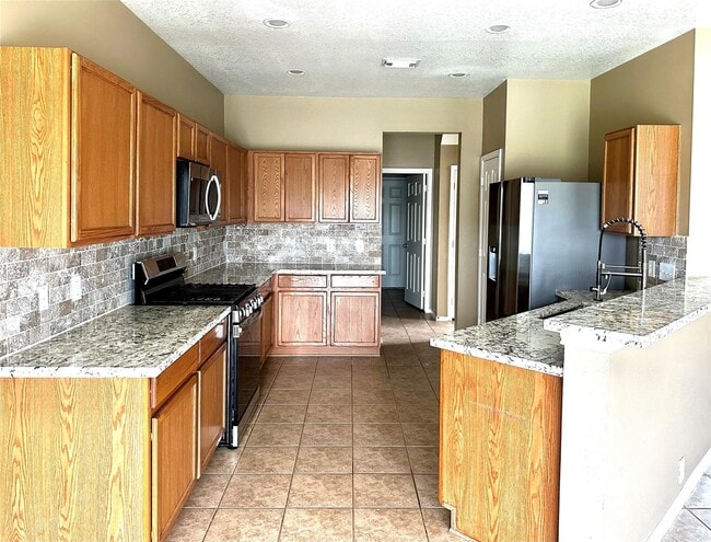 Building Photo - 2711 Feather Green Trail