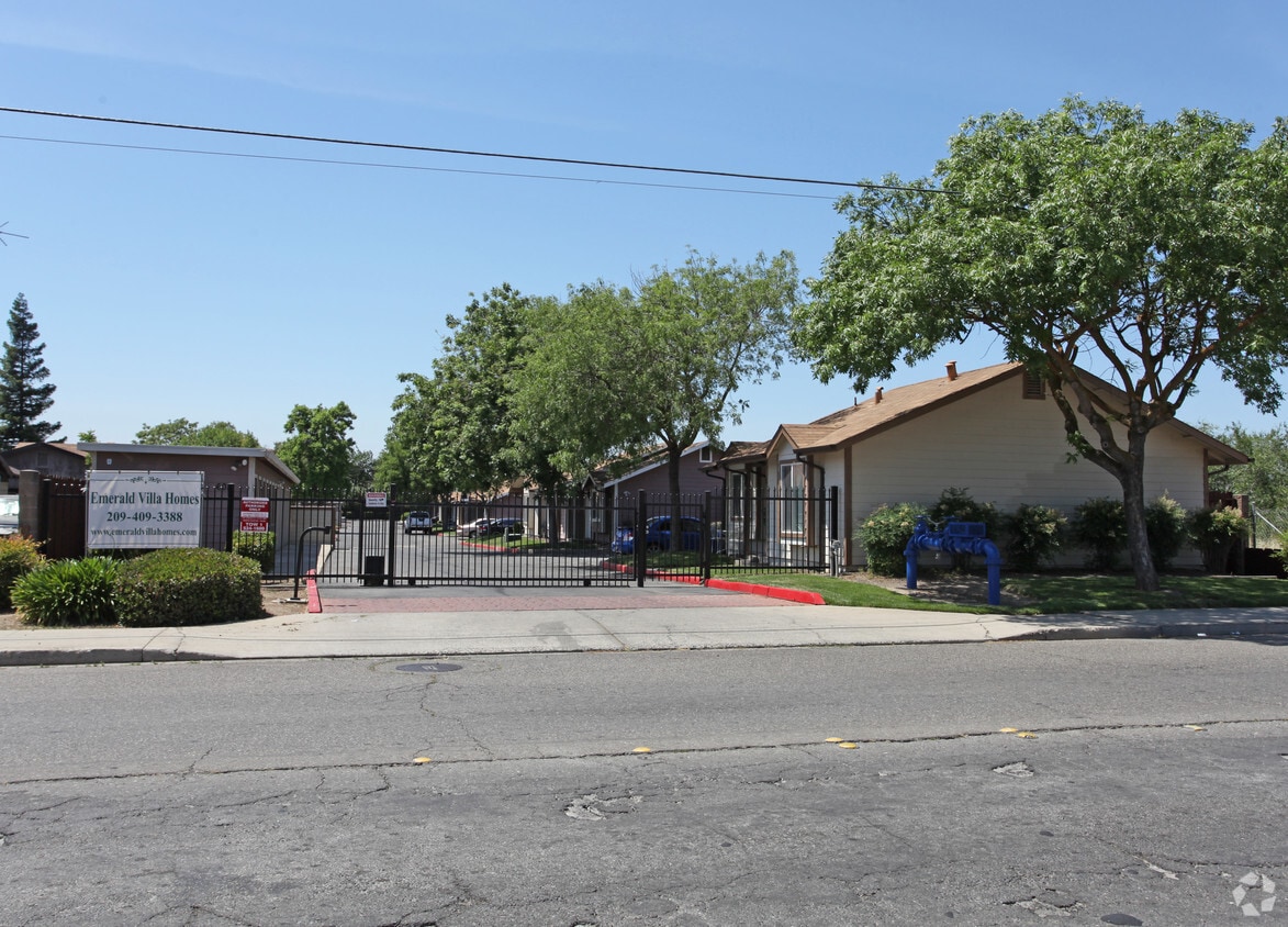 Emerald Villas Cottage Homes Modesto Ca Apartment Finder