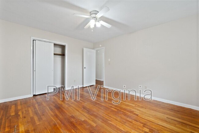 Building Photo - 2412 Courtney Ave