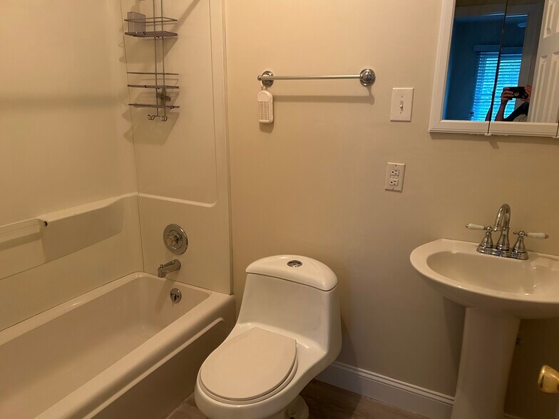 Building Photo - 26 Elkmont Dr