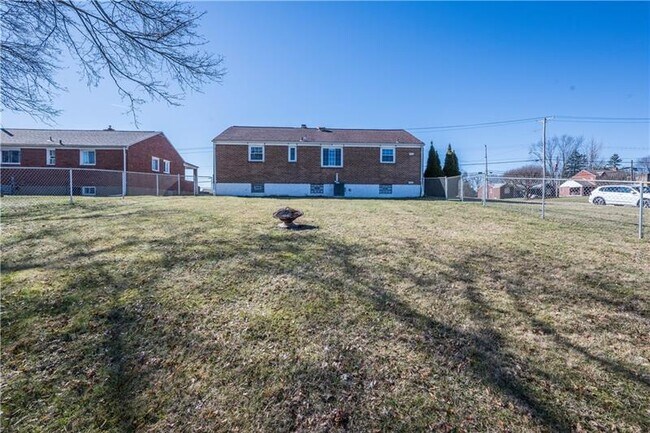 Building Photo - 4915 Brownsville Rd