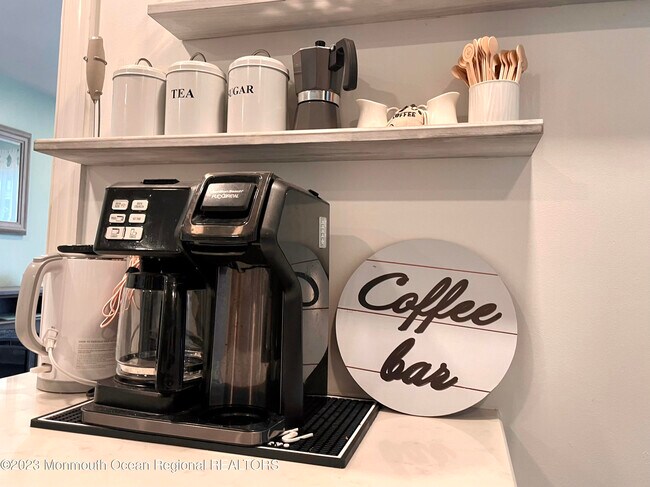 Building Photo - 1414 Treeneedle Rd