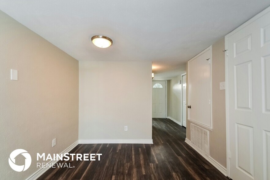 Building Photo - 741 Cambridge Dr