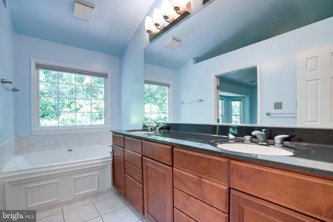 Building Photo - 3105 Sutherland Hill Ct
