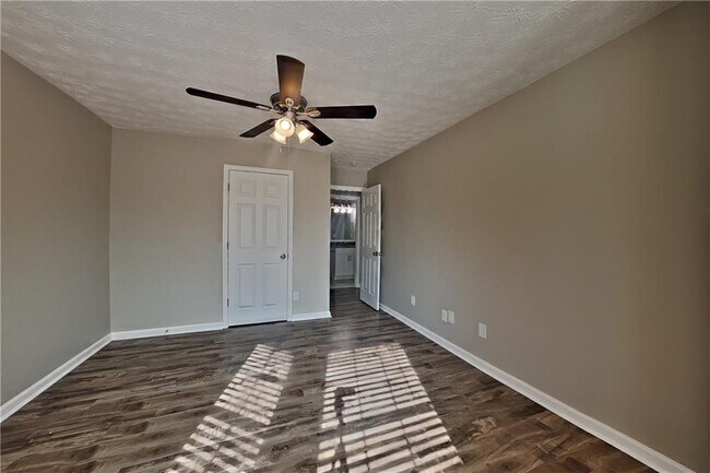 Building Photo - 3845 Rajean Dr