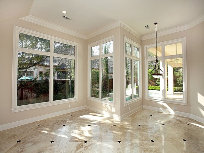 Building Photo - 15 Serenade Pines Pl