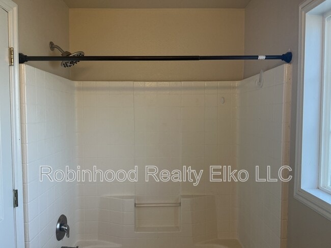 Building Photo - 1640 Winchester Dr