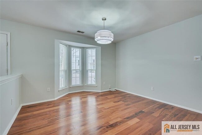 Building Photo - 401 Pheasant Run