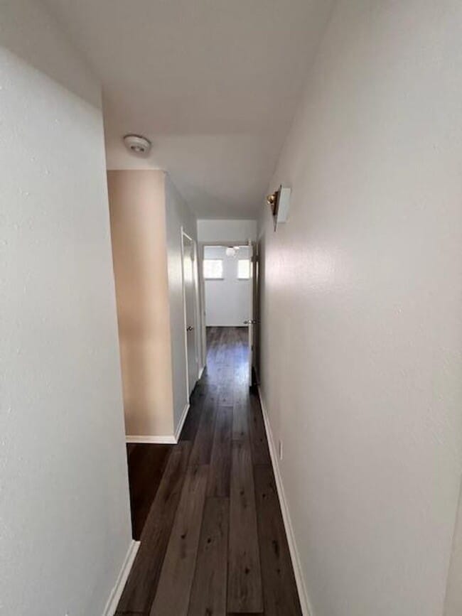 Building Photo - Northwest Condo / 2 bedrooms / 2 car garage / Backs beautiful Greenbelt