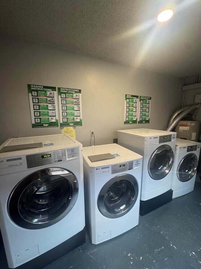 Building Photo - 500 Davis Rd