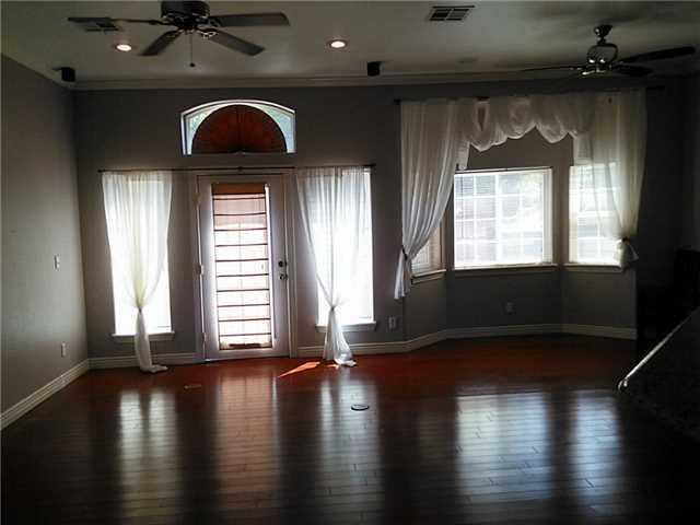 Building Photo - 701 La Mancha Ct