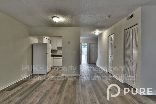 Building Photo - 301 Harbor Heights Dr