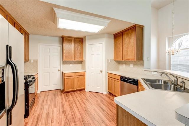 Building Photo - 4500 Shady Hollow Dr