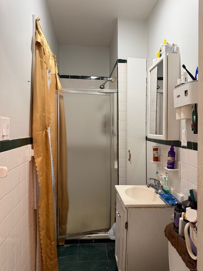 Building Photo - 412 Dewey St