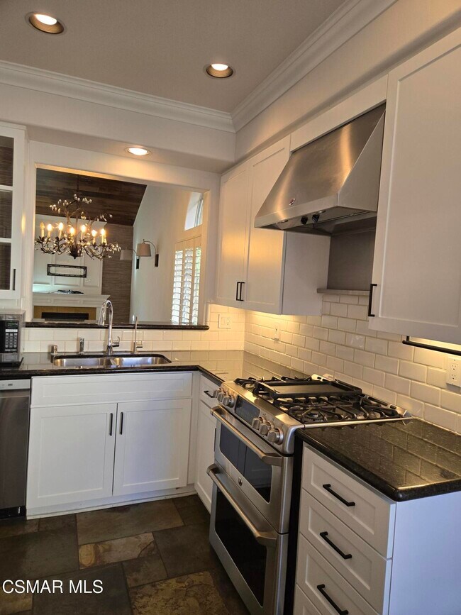 Building Photo - 491 Novara Way