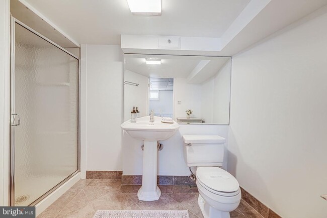 Building Photo - 4817 Chevy Chase Blvd