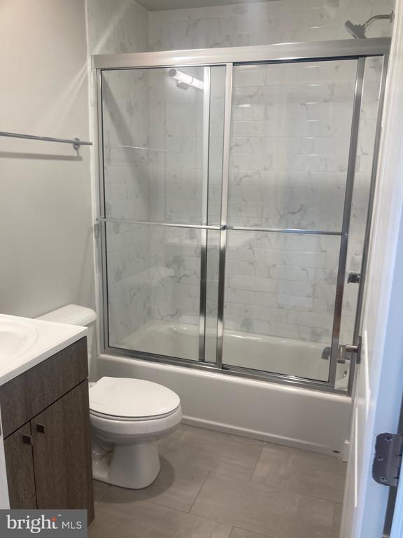 Building Photo - 2553 N Front St