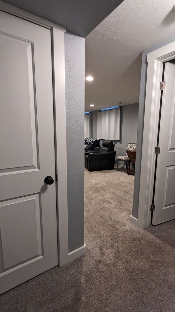 Building Photo - BEAUTIFUL MODERN 3 BED/2 BATH RANCHER IN E...