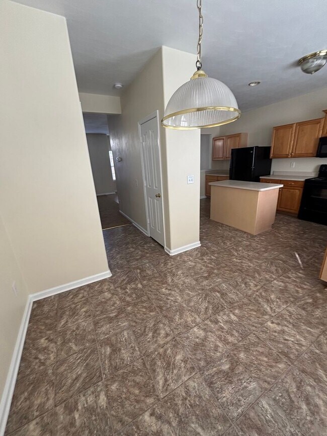 Building Photo - Beautiful 3-Bedroom, 2.5-Bathroom Condo at...