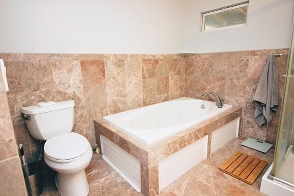 Building Photo - 111 Lakewood St