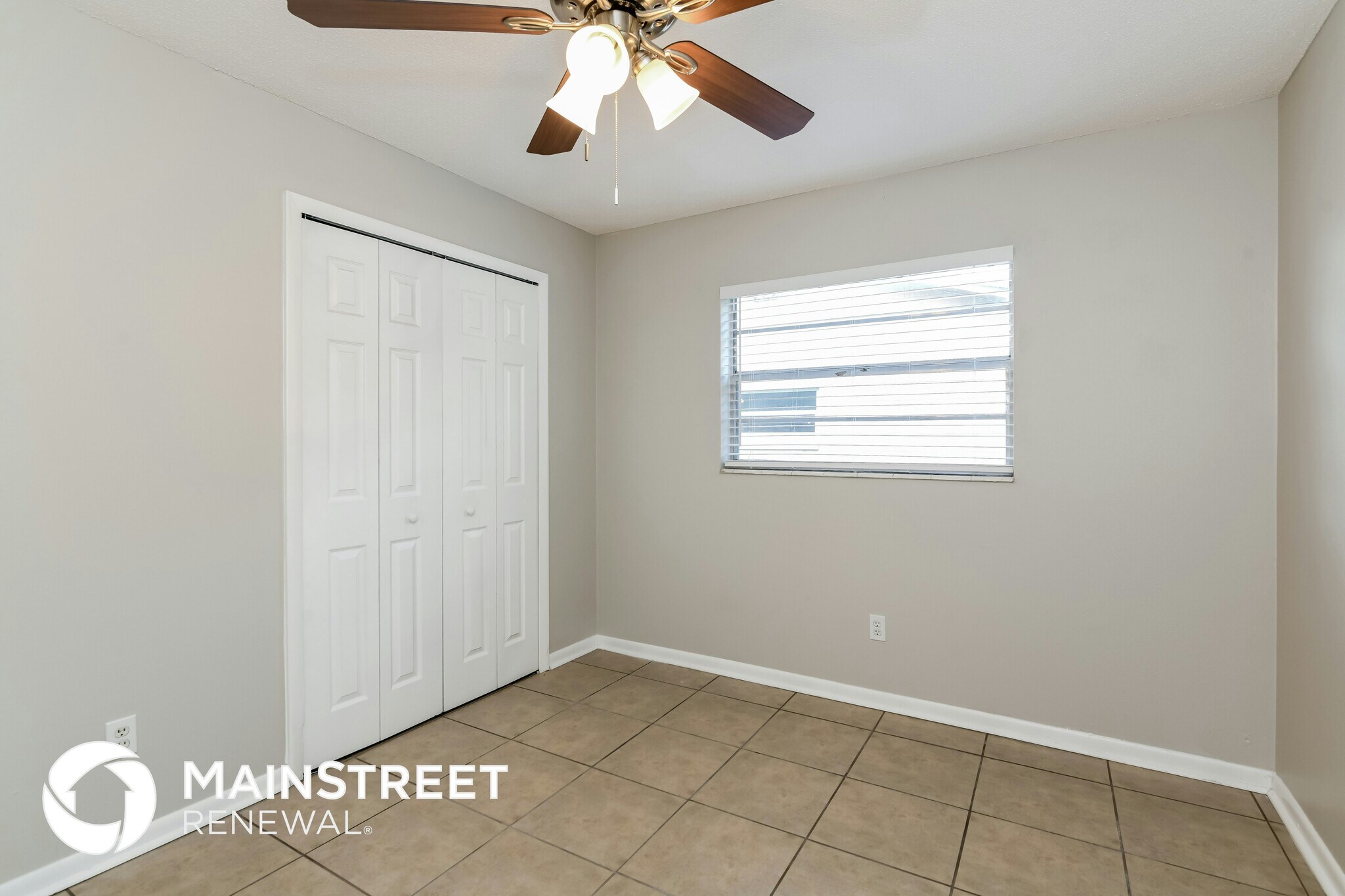 Building Photo - 5695 Oak Hill Manor Dr