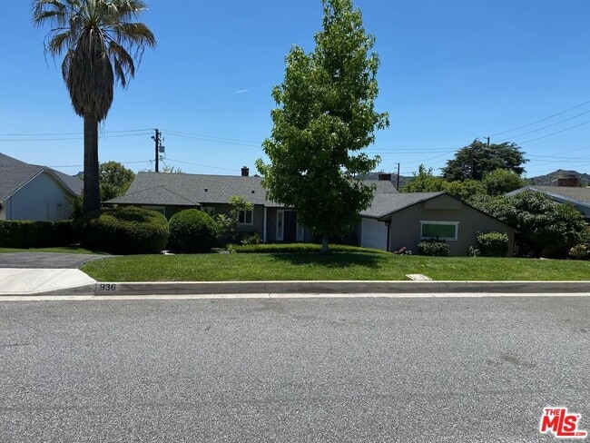 Primary Photo - 936 Chehalem Rd