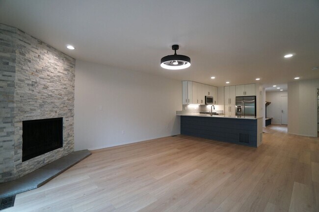 Building Photo - 3710 Camels Ridge Ln