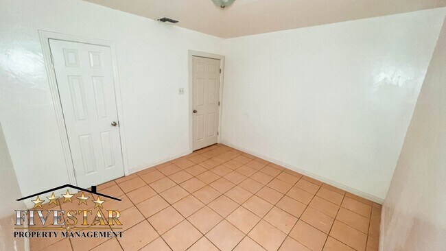 Building Photo - 3307 Culver St