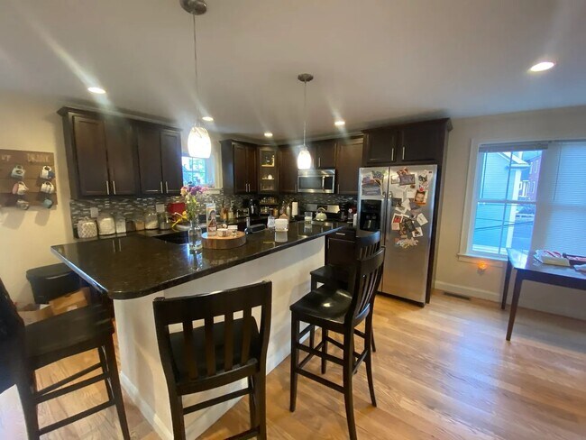 Building Photo - No Brokers Fee, No Security Deposit, In-Unit Washer and Dryer, Central Heat/AC, One Parking is In...