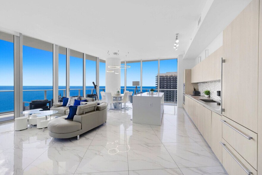 Building Photo - 4111 S Ocean Dr