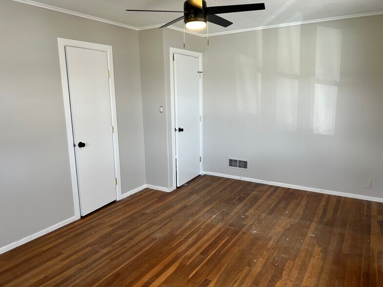 Master Bedroom - 620 N State St