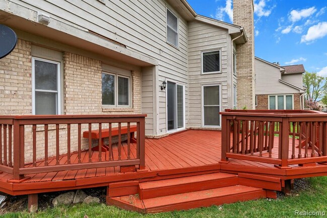 Building Photo - 45419 Glengarry Blvd