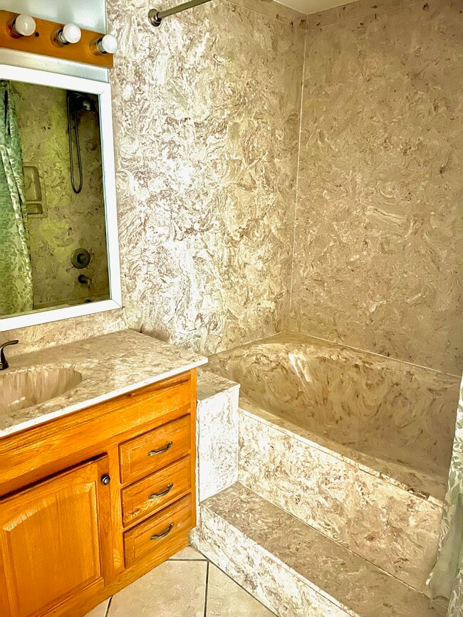 Building Photo - 17 Crossings Cir