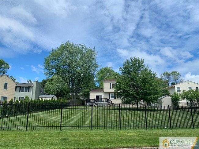Building Photo - 14 Everton Dr