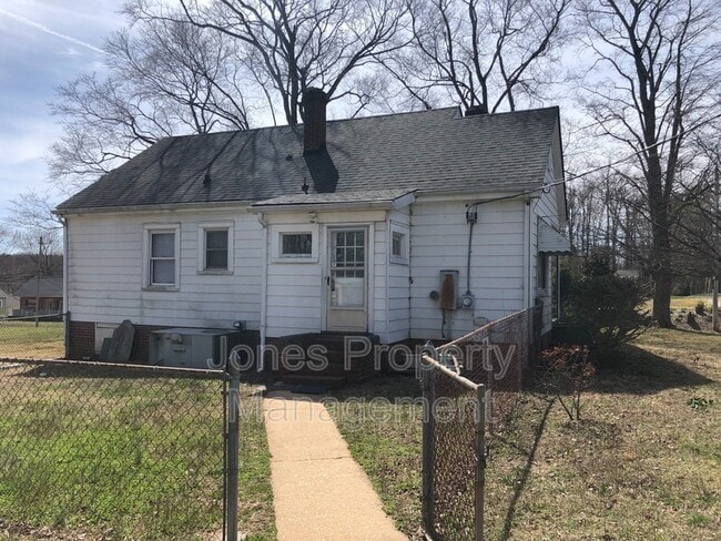 Building Photo - 902 Bringle Ferry Rd