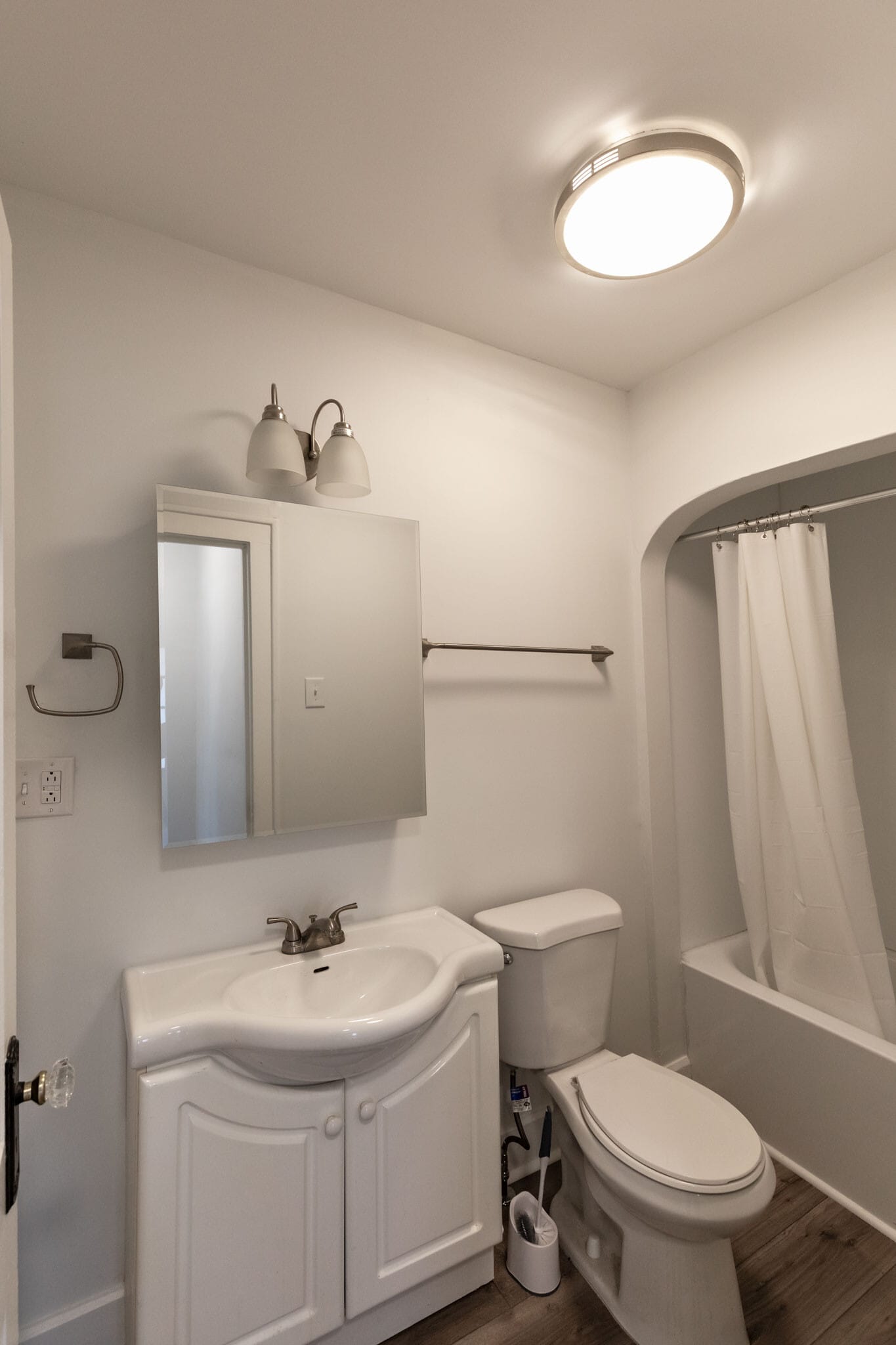 Bathroom - 2701 Barth Ave
