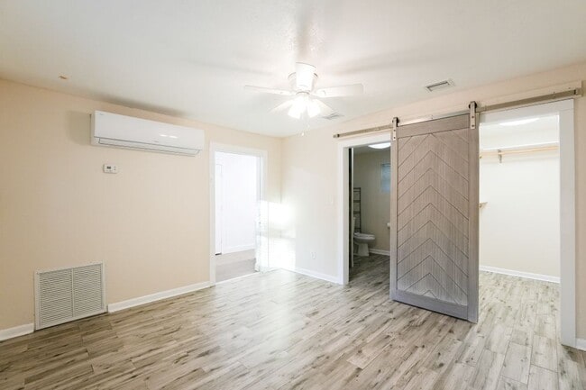 Building Photo - 10031 Union Park Dr