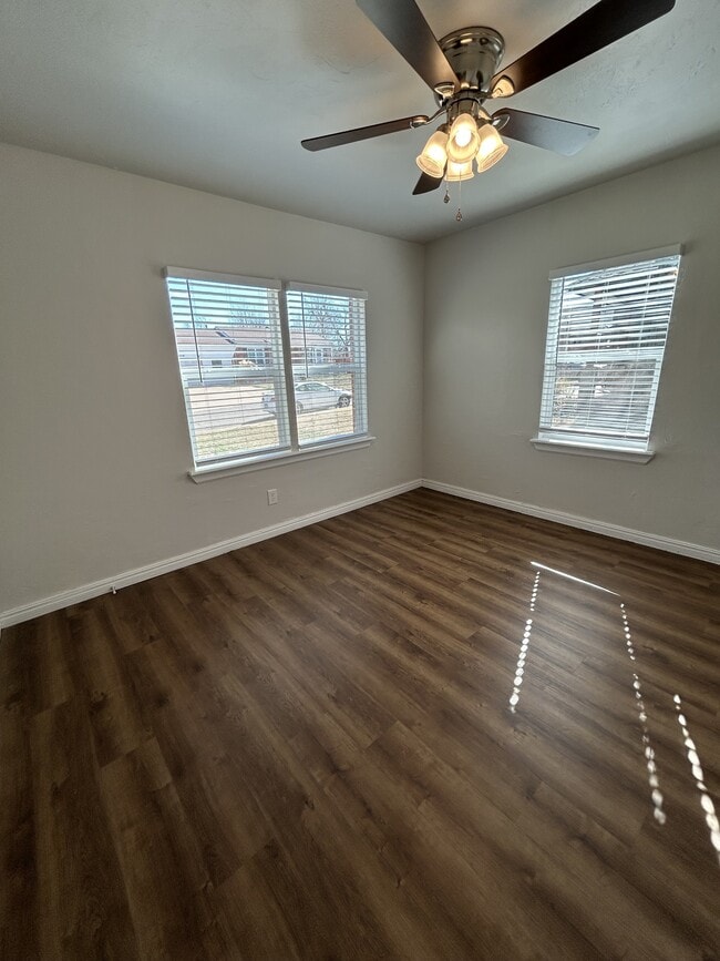 Building Photo - 2317 Doris Ave