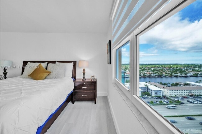 Building Photo - 2501 S Ocean Dr
