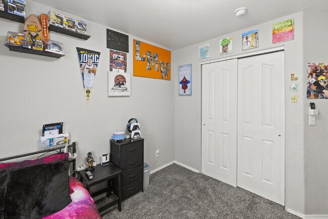 Building Photo - Bright & Spacious 4-Bedroom Home with Open-Concept Living, Fenced Yard & 2-Car Garage