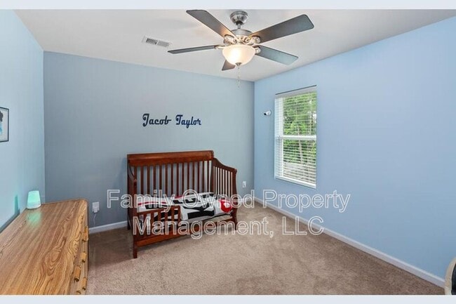 Building Photo - 159 Meadow Wood Rd