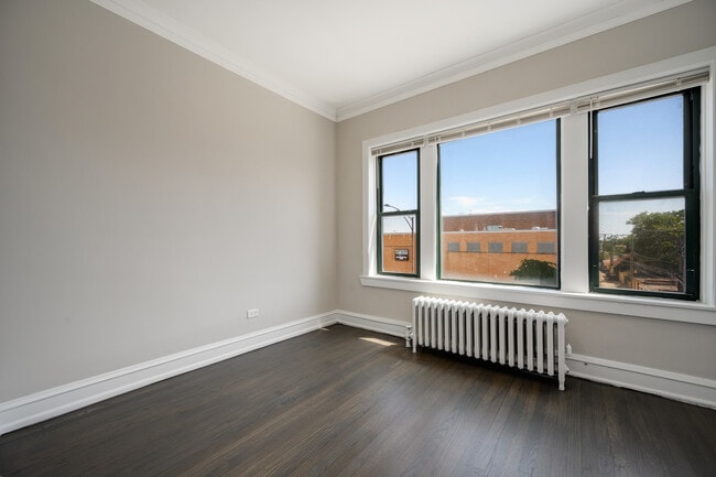 Building Photo - 1206 W 83rd St