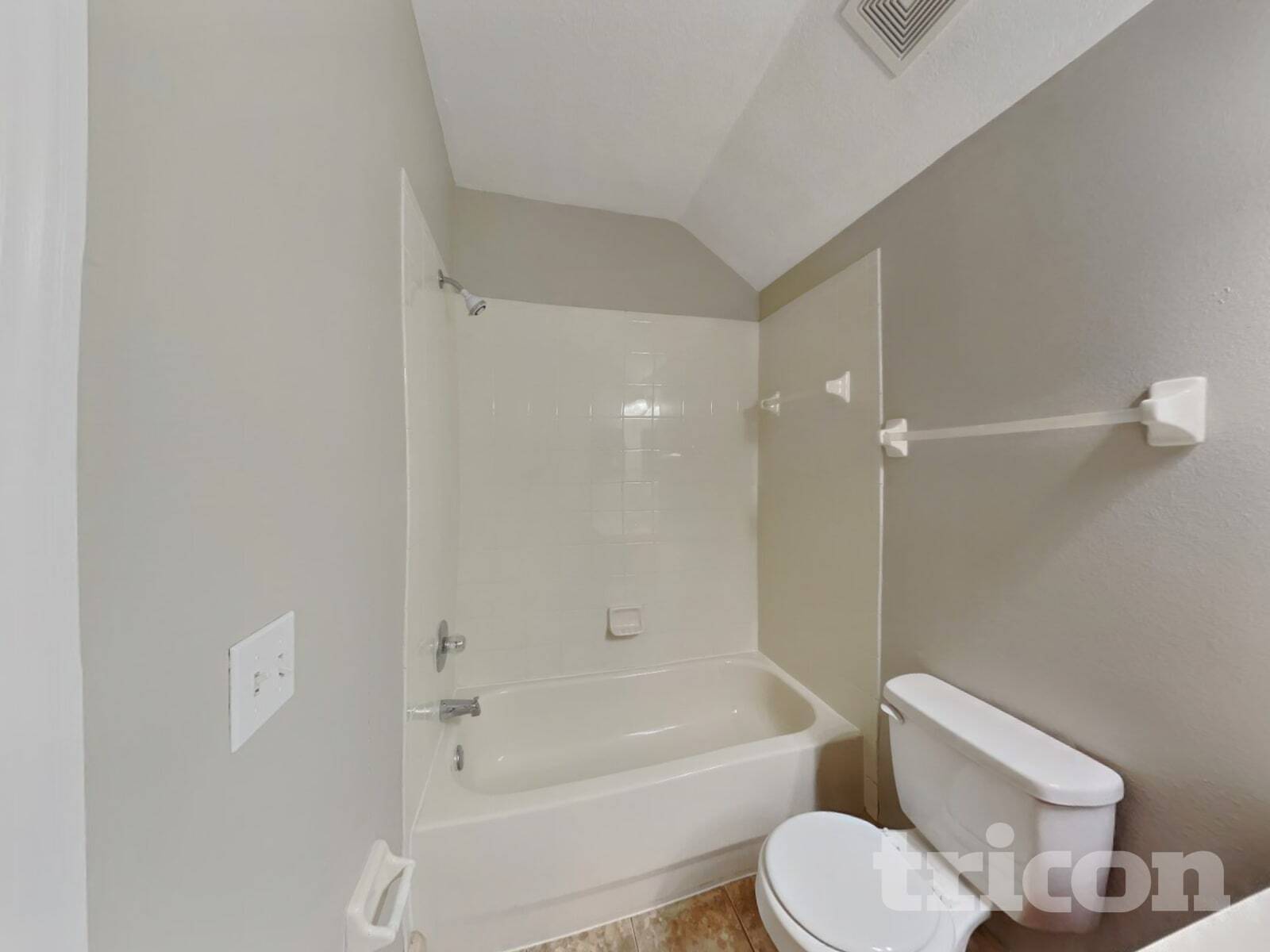 Building Photo - 10221 Summerview Cir