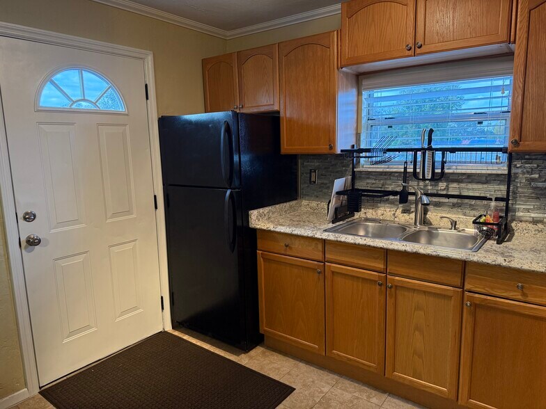 Kitchen - 4126 35th Ave N