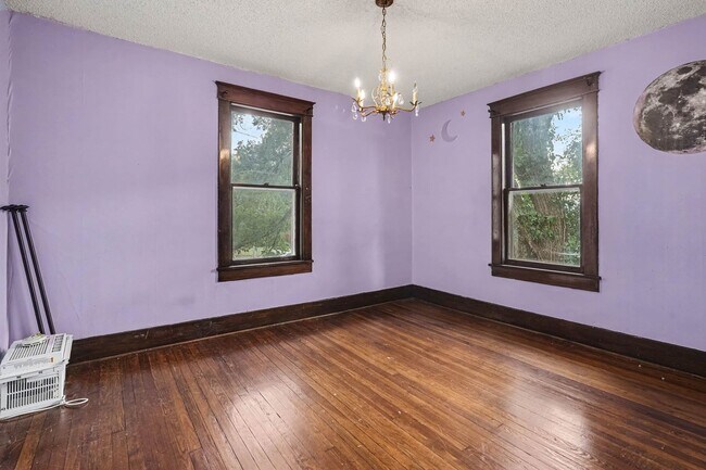 Building Photo - 617 Shelby Ave