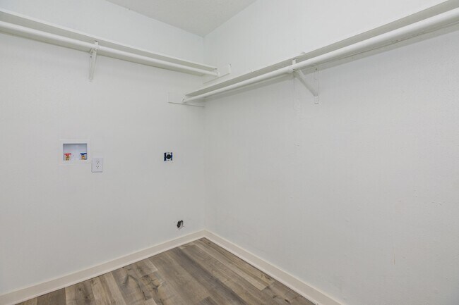 Building Photo - Step Into Style – Upscale Living Starts Now!
