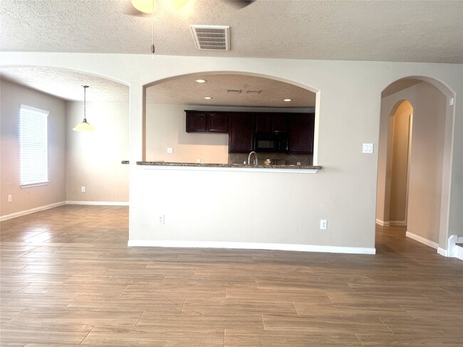 Building Photo - 2231 Tandy Park Way