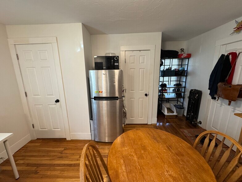 Building Photo - 5-7 Blake St. Unit 4