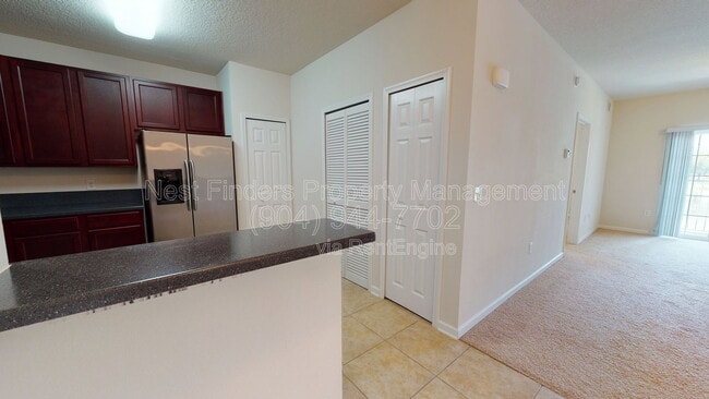 Building Photo - 8201 Green Parrot Rd