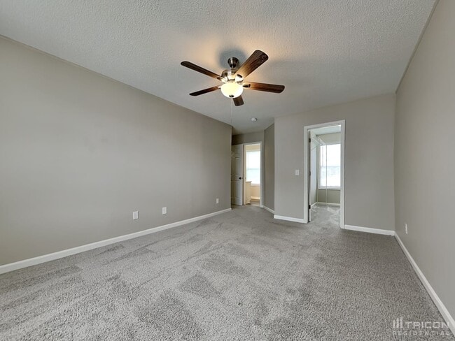 Building Photo - 208 Autumn Woods Dr